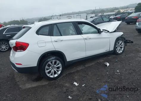 2013 BMW X1 xDrive28I из США, поврежденный, VIN WBAVL1C57DVR90161